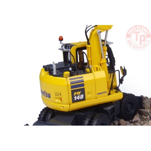 Komatsu PW148-10 CB UH 8100 UNIVERSAL HOBBIES