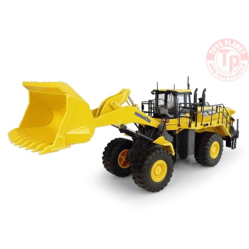 Komatsu WA600-8 UH 8127 UNIVERSAL HOBBIES
