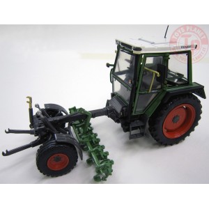 Fendt 360 GT con coltivatore WEISE TOYS 1011 WEISE-TOYS