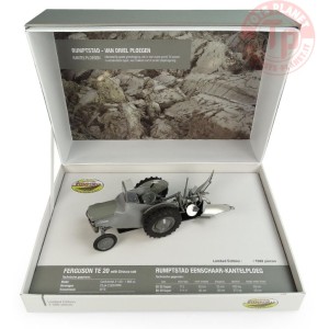 Coffret Ferguson TEA20 et charrue Rumptstad UH 5364 UNIVERSAL HOBBIES