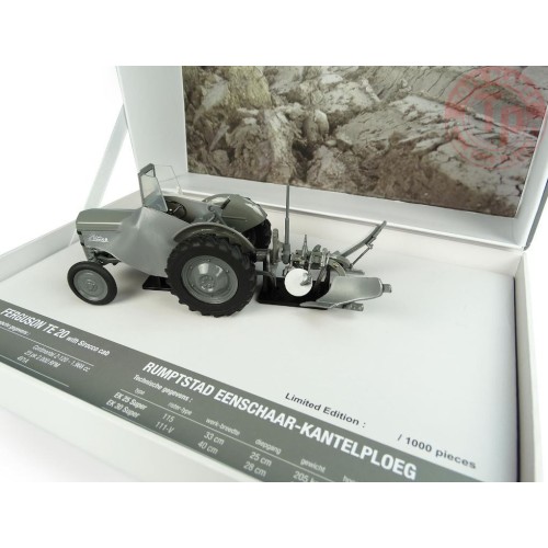 Coffret Ferguson TEA20 et charrue Rumptstad UH 5364 UNIVERSAL HOBBIES