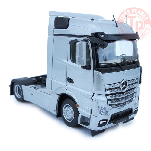 Mercedes-Benz Actros Streamspace 4x2 silver MARGE MODELS 1907-03 MARGE MODELS