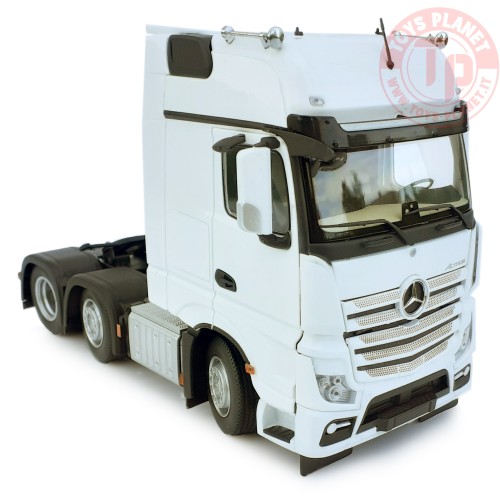 Mercedes-Benz Actros Gigaspace 6x2 white MARGE MODELS 1912-01 MARGE MODELS