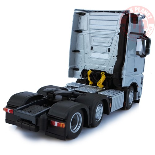 Mercedes Benz Actros Gigaspace 6x2 silver MARGE MODELS 1912-03 MARGE MODELS
