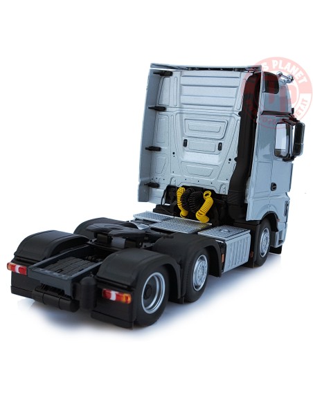 Mercedes Benz Actros Gigaspace 6x2 silver MARGE MODELS 1912-03 MARGE MODELS
