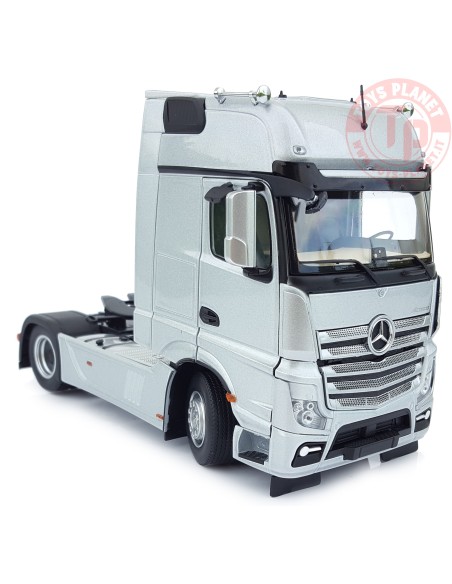 Mercedes Benz Actros Gigaspace 4x2 silver MARGE MODELS 1911-03 MARGE MODELS