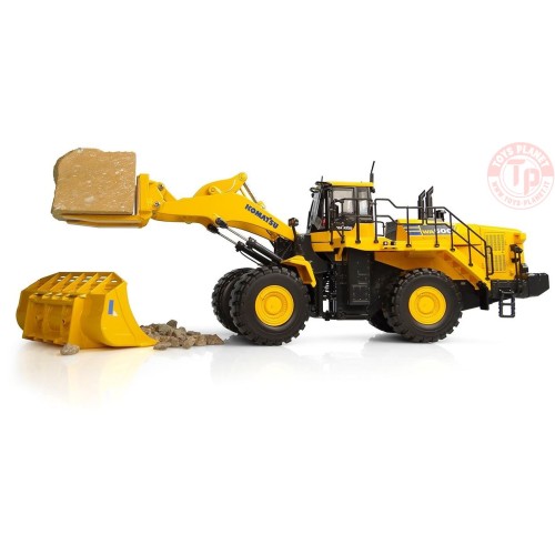 Komatsu WA600-8 Versione con benna e forca porta blocchi UH 8153 UNIVERSAL HOBBIES
