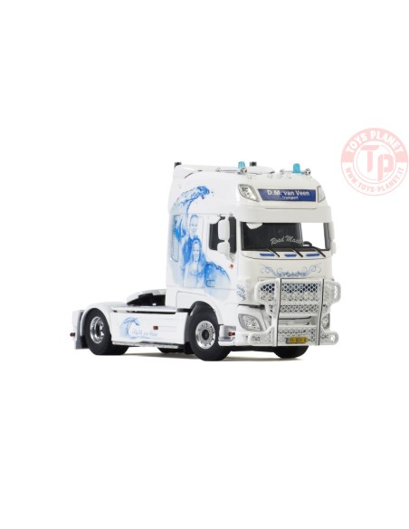 DAF XF SUPER SPACE CAB 4X2 - D.M. van Veen WSI 01-3307 WSI MODELS DAF XF SUPER SPACE CAB 4X2 - D.M. van Veen WSI 01-3307 WSI MODELS