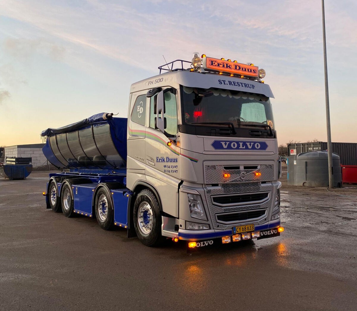 WSI 01-3796 VOLVO FH4 SLEEPER CAB 8X2 CABLE LIFT SYSTEM (RESIN) + H
