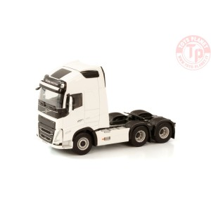VOLVO FH5 GLOBETROTTER XL 6X2 TAG AXLE WHITE LINE WSI 03-2043 WSI MODELS