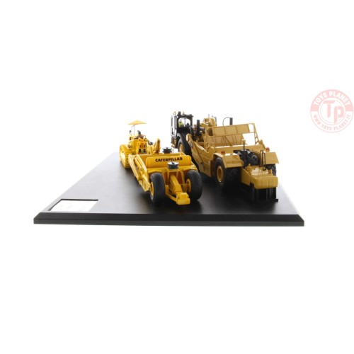 Cat 621K Scraper & CAT No.70 Scraper with D7 Track-Type Tractor DM 85563 DIECAST MASTERS