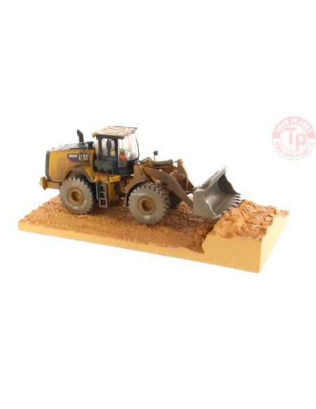 Cat 966M Weathered Wheel Loader DM 85703 DIECAST MASTERS