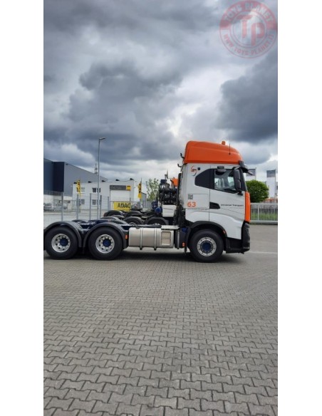 Iveco S-way 6x4 con semirimorchio ribassato a 4 assi - Universal TEKNO 81237 TEKNO Iveco S-way 6x4 con semirimorchio ribassato a 4 assi - Universal TEKNO 81237 TEKNO