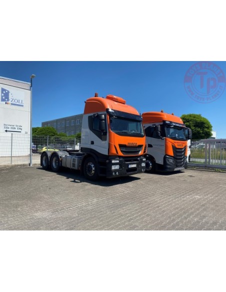 Iveco S-way 6x4 con semirimorchio ribassato a 4 assi - Universal TEKNO 81237 TEKNO Iveco S-way 6x4 con semirimorchio ribassato a 4 assi - Universal TEKNO 81237 TEKNO