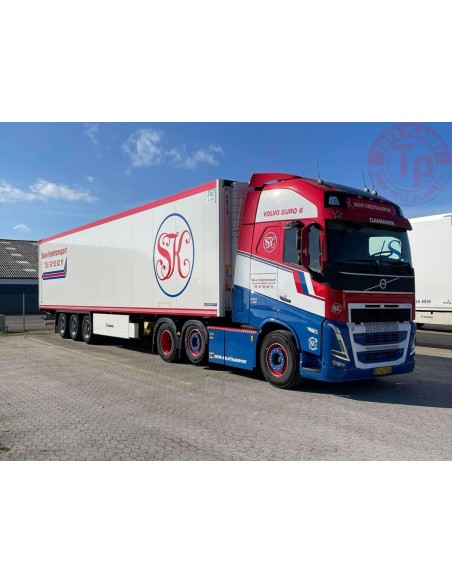 VOLVO FH5 GLOBETROTTER XL 6X2 TWIN STEER REEFER TRAILER - 3 AXLE SKIVE WSI 01-3716 WSI MODELS