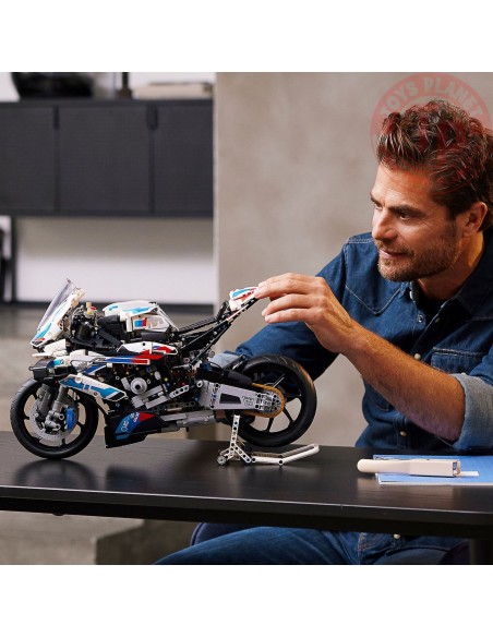 BMW M1000 RR LEGO TECHNIC 42130 LEGO BMW M1000 RR LEGO TECHNIC 42130 LEGO