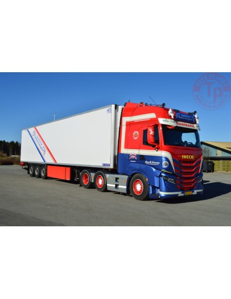 IVECO S-WAY AS HIGH 6X2 TWIN STEER REEFER TRAILER - 3 AXLE HANSTHOLM CONTAINER TRANSPORT WSI 01-3795 WSI MODELS IVECO S-WAY AS HIGH 6X2 TWIN STEER REEFER TRAILER - 3 AXLE HANSTHOLM CONTAINER TRANSPORT WSI 01-3795 WSI MODELS