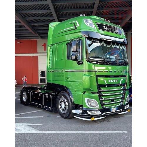DAF XF SUPER SPACE CAB MY2017 4X2 MARINELLI WSI 01-3894 WSI MODELS