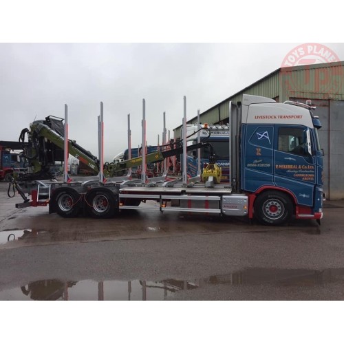 Volvo FH04 Globetrotter motorwagen met 3-assige hout-wipkar Mc Kerral TEKNO 84850 TEKNO
