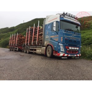 Volvo FH04 Globetrotter motorwagen met 3-assige hout-wipkar Mc Kerral TEKNO 84850 TEKNO