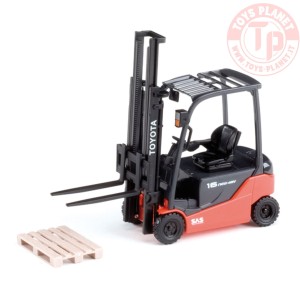 TOYOTA TRAIGO 48 4 WHEELS 1:24 ROS 001435 ROS