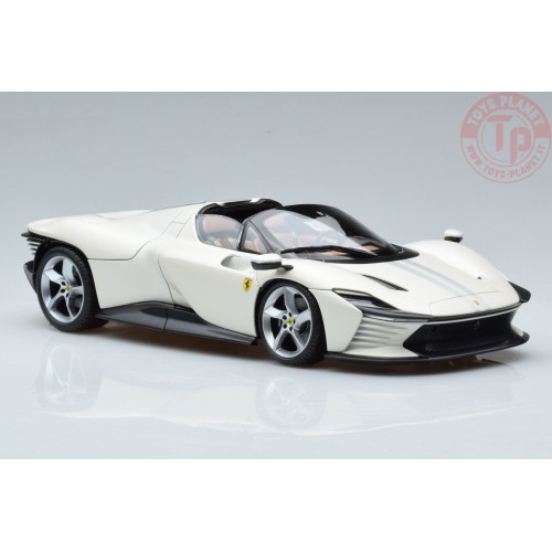 FERRARI DAYTONA SP3 2022 WHITE 1/18 BU16912W BURAGO