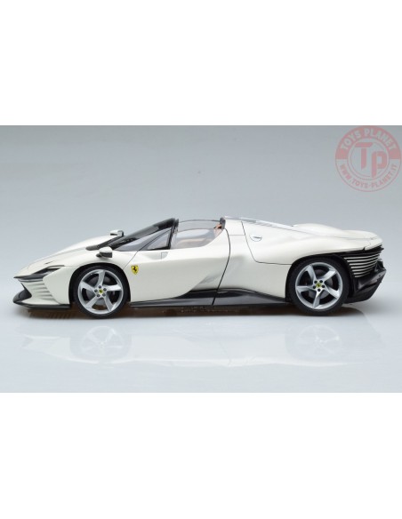 FERRARI DAYTONA SP3 2022 WHITE 1/18 BU16912W BURAGO FERRARI DAYTONA SP3 2022 WHITE 1/18 BU16912W BURAGO