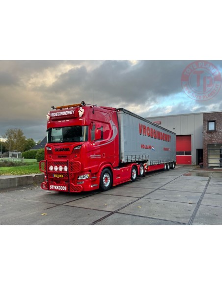 SCANIA S HIGHLINE CS20H 6X2 TAG AXLE BOX TRAILER SEMI - 3 AXLE VROEGINDEWEY WSI 01-3956 WSI MODELS SCANIA S HIGHLINE CS20H 6X2 TAG AXLE BOX TRAILER SEMI - 3 AXLE VROEGINDEWEY WSI 01-3956 WSI MODELS