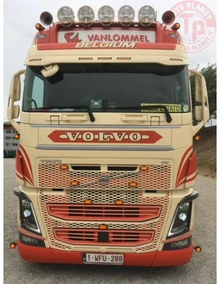 Volvo FH04 Globetrotter XL con allestimento Pezzaioli Trasporto Bestiame Vanlommel TEKNO 81411 TEKNO