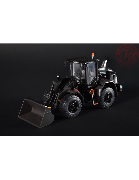 𝗩𝗼𝗹𝘃𝗼 𝗟𝟲𝟬𝗛 "𝗕𝗹𝗮𝗰𝗸 𝗘𝗱𝗶𝘁𝗶𝗼𝗻" 𝙒𝙝𝙚𝙚𝙡 𝙇𝙤𝙖𝙙𝙚𝙧 𝙬𝙞𝙩𝙝 𝙈𝙞𝙘𝙝𝙚𝙡𝙞𝙣 𝙓𝙃𝘼2 𝙩𝙮𝙧𝙚𝙨 AT3200119 AT COLLECTIONS