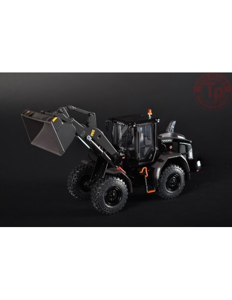 𝗩𝗼𝗹𝘃𝗼 𝗟𝟲𝟬𝗛 "𝗕𝗹𝗮𝗰𝗸 𝗘𝗱𝗶𝘁𝗶𝗼𝗻" 𝙒𝙝𝙚𝙚𝙡 𝙇𝙤𝙖𝙙𝙚𝙧 𝙬𝙞𝙩𝙝 𝙈𝙞𝙘𝙝𝙚𝙡𝙞𝙣 𝙓𝙃𝘼2 𝙩𝙮𝙧𝙚𝙨 AT3200119 AT COLLECTIONS