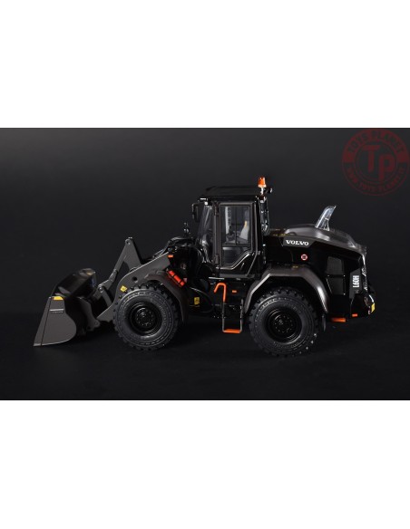 𝗩𝗼𝗹𝘃𝗼 𝗟𝟲𝟬𝗛 "𝗕𝗹𝗮𝗰𝗸 𝗘𝗱𝗶𝘁𝗶𝗼𝗻" 𝙒𝙝𝙚𝙚𝙡 𝙇𝙤𝙖𝙙𝙚𝙧 𝙬𝙞𝙩𝙝 𝙈𝙞𝙘𝙝𝙚𝙡𝙞𝙣 𝙓𝙃𝘼2 𝙩𝙮𝙧𝙚𝙨 AT3200119 AT COLLECTIONS