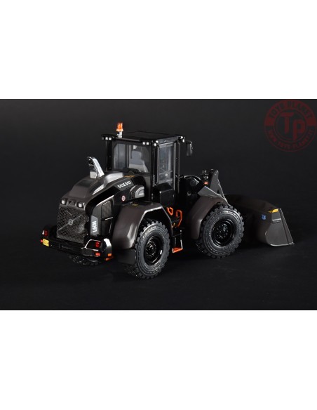 𝗩𝗼𝗹𝘃𝗼 𝗟𝟲𝟬𝗛 "𝗕𝗹𝗮𝗰𝗸 𝗘𝗱𝗶𝘁𝗶𝗼𝗻" 𝙒𝙝𝙚𝙚𝙡 𝙇𝙤𝙖𝙙𝙚𝙧 𝙬𝙞𝙩𝙝 𝙈𝙞𝙘𝙝𝙚𝙡𝙞𝙣 𝙓𝙃𝘼2 𝙩𝙮𝙧𝙚𝙨 AT3200119 AT COLLECTIONS