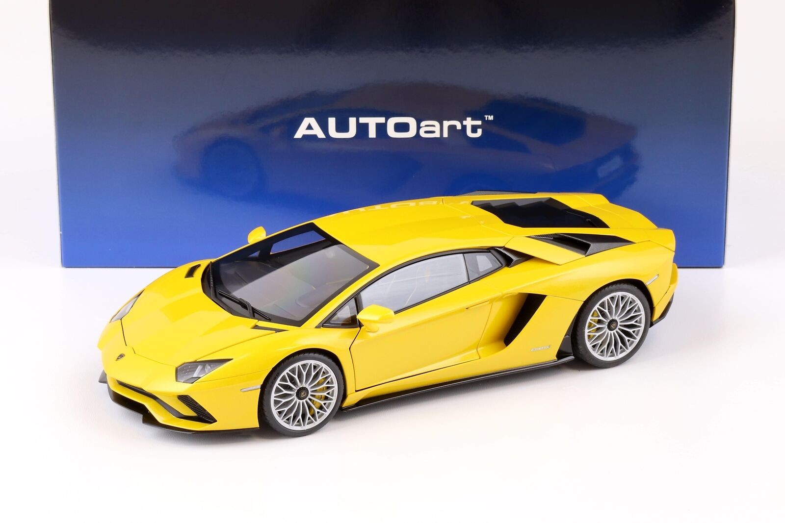 AUTOART 79132 Lamborghini Aventador S Coupe 2017 1:18 139,00 € AUTOART