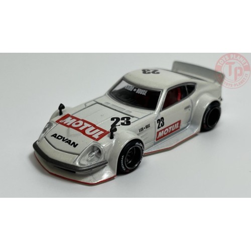 DATSUN KAIDO FAIRLADY Z-MOTUL V3-WHITE 1/64 KHMG064 Mini Gt