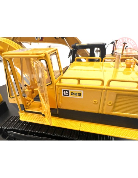 Cat Excavatorr Evolution Series 225 & 323 DM85715 DIECAST MASTERS