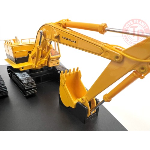 Cat Excavatorr Evolution Series 225 & 323 DM85715 DIECAST MASTERS