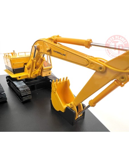 Cat Excavatorr Evolution Series 225 & 323 DM85715 DIECAST MASTERS