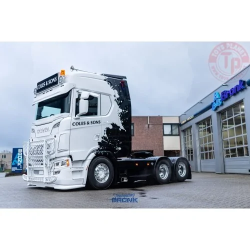 Scania Next Gen S-serie Highline met 3-assige schuifzeilen oplegger Coles - Bruce Lee TEKNO 84971 TEKNO