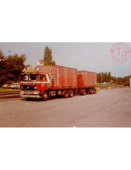 Volvo F12 container combi Van 't Kruis TEKNO 84752 TEKNO Volvo F12 container combi Van 't Kruis TEKNO 84752 TEKNO