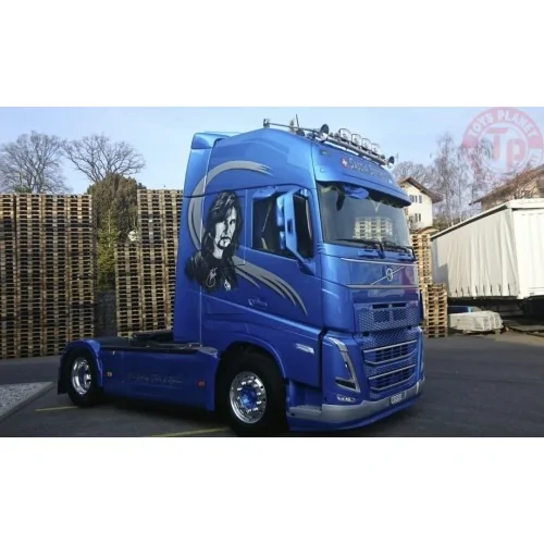 Volvo FH05 Globetrotter XL 4x2 met schuifzeilentrailer Sascha Berthold TEKNO 84591 TEKNO