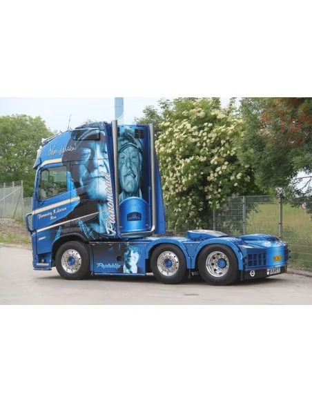 VOLVO FH5 GLOBETROTTER XL 6X2 TWIN STEER FLEMMING M. LARSEN WSI 01-3993 WSI MODELS