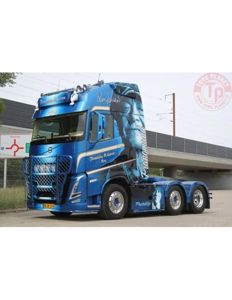 VOLVO FH5 GLOBETROTTER XL 6X2 TWIN STEER FLEMMING M. LARSEN WSI 01-3993 WSI MODELS