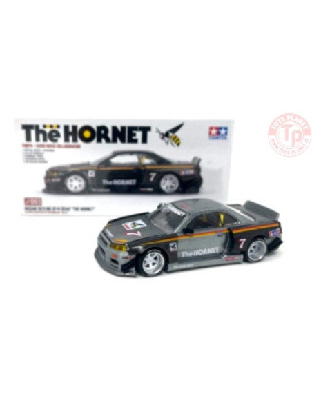 NISSAN SKYLINE GT-R (R34)-TAMIYA X KAIDO HOUSE "THE HORNET"-BLACK/GOLD 1/64 KHMG093 Mini Gt