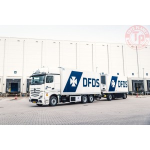 MERCEDES-BENZ ACTROS MP5 GIGA SPACE RIGED REEFER TRUCK 6X2 TAG AXLE RIGED REEFER DRAWBAR TURNTABLE TRAILER - 5 AXLE DFDS WSI ...