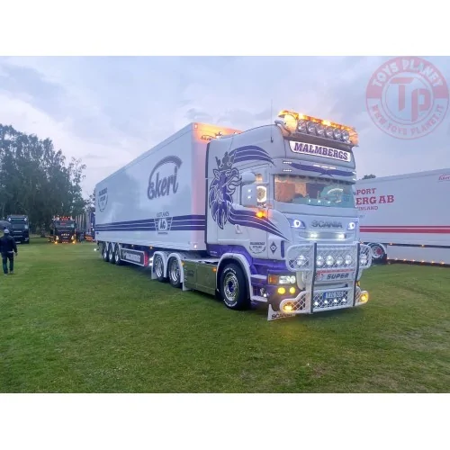 Scania R-serie Streamline Topline met 3-assige gesloten oplegger Malmbergs TEKNO 84753 TEKNO