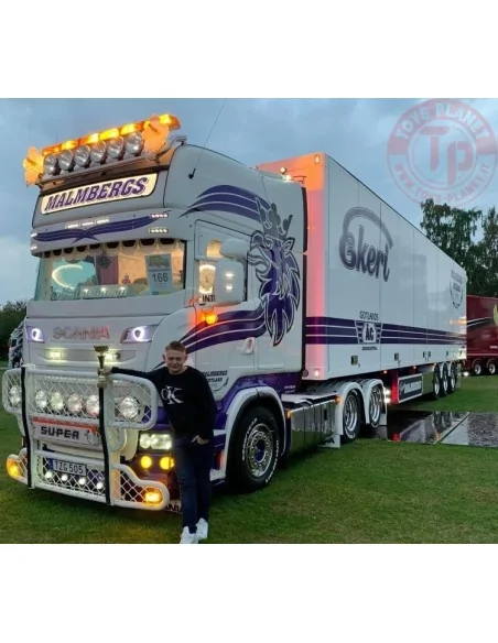 Scania R-serie Streamline Topline met 3-assige gesloten oplegger Malmbergs TEKNO 84753 TEKNO