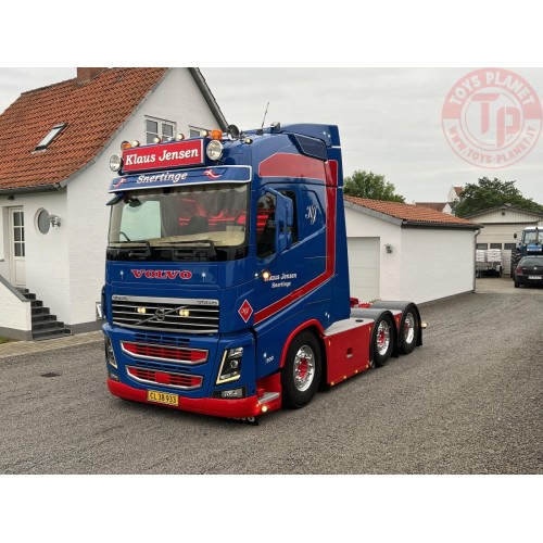 VOLVO FH4 GLOBETROTTER 6X2 TWIN STEER WSI 01-4412 WSI MODELS