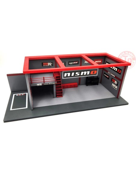 GARAGE DIORAMA (ADVAN DECAL INCLUDED) 1/64 AD-76530 AMERICAN DIORAMA