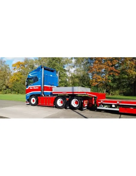 VOLVO FH5 GLOBETROTTER 6X2 TAG AXLE SEMI LOWLOADER WITH RAMPS - 3 AXLE PWT WSI 01-4123 WSI MODELS VOLVO FH5 GLOBETROTTER 6X2 TAG AXLE SEMI LOWLOADER WITH RAMPS - 3 AXLE PWT WSI 01-4123 WSI MODELS